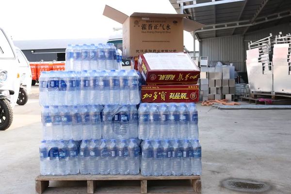 乾港集團高層慰問一線員工 乾港集團高層慰問一線員工